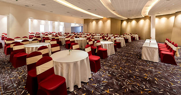  CONVENTIONS & WEDDINGS